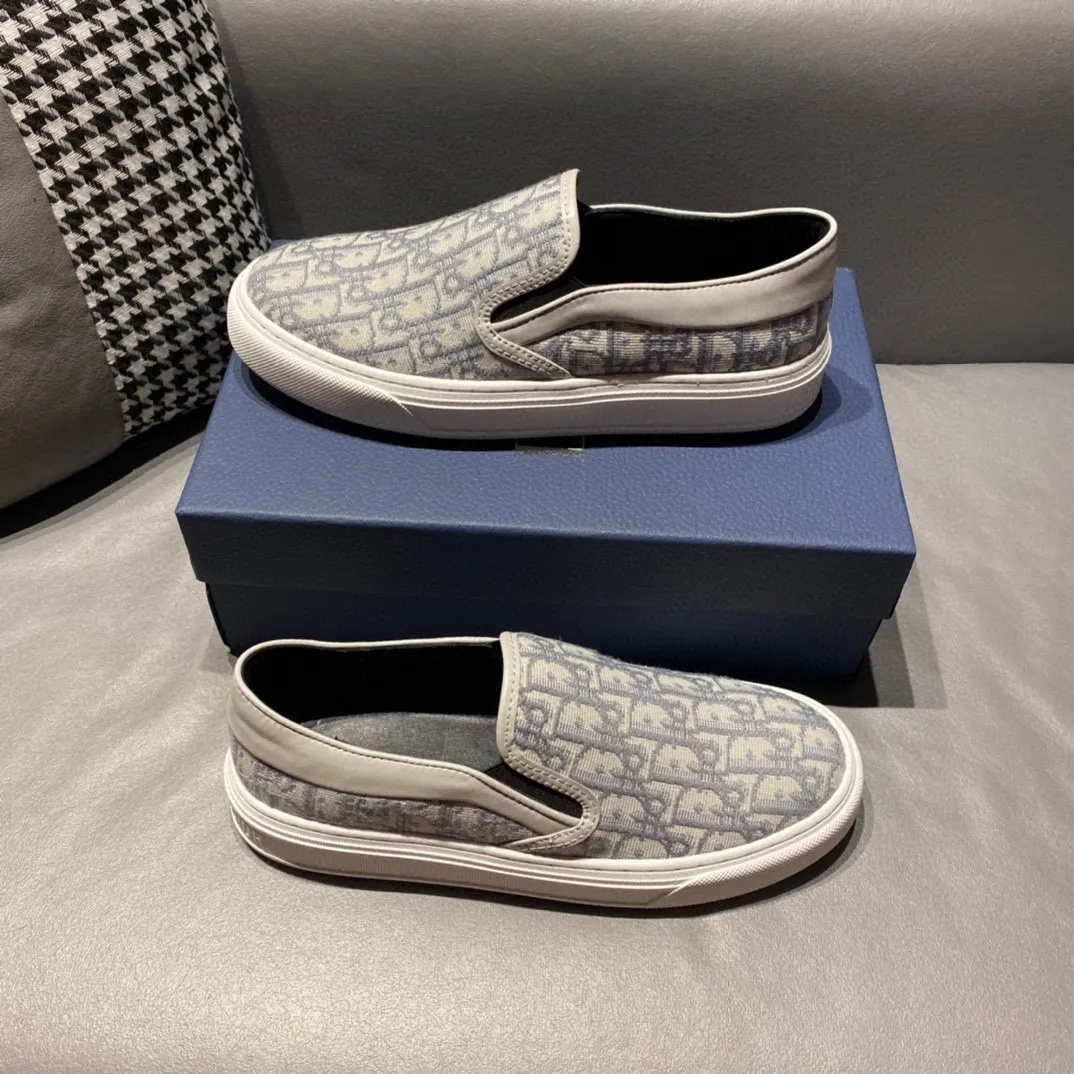 Factory price 340, Dior series casual shoes 👟🔥🕷🕷【Dior】Dior New casual men's shoes are launched in Hong Kong counters. Official website 1:1 production. Original Italian materials. Designed by European and American masters. Perfect shape to create counter quality, solid color rubber wear-resistant outsole and classic dazzling head! Super versatile and very comfortable. High-end without losing taste, fashionable and novel! ! Absolute focus! Code number: 38-45